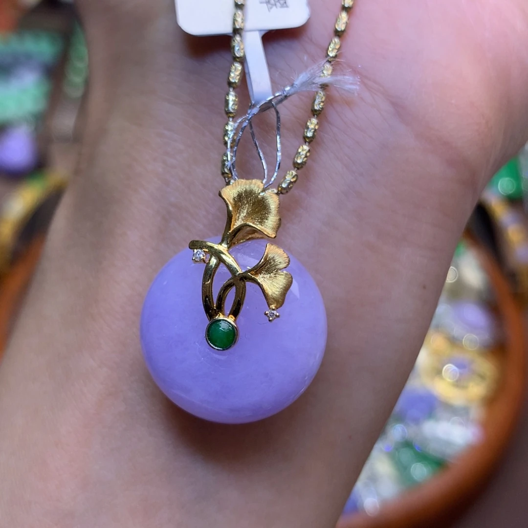 翡翠18K金镶嵌颈饰