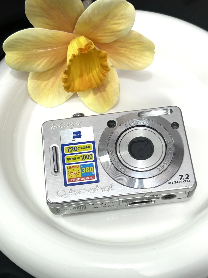 9新 Sony/索尼 w55 银色 成色一般 复古ccd数码相机