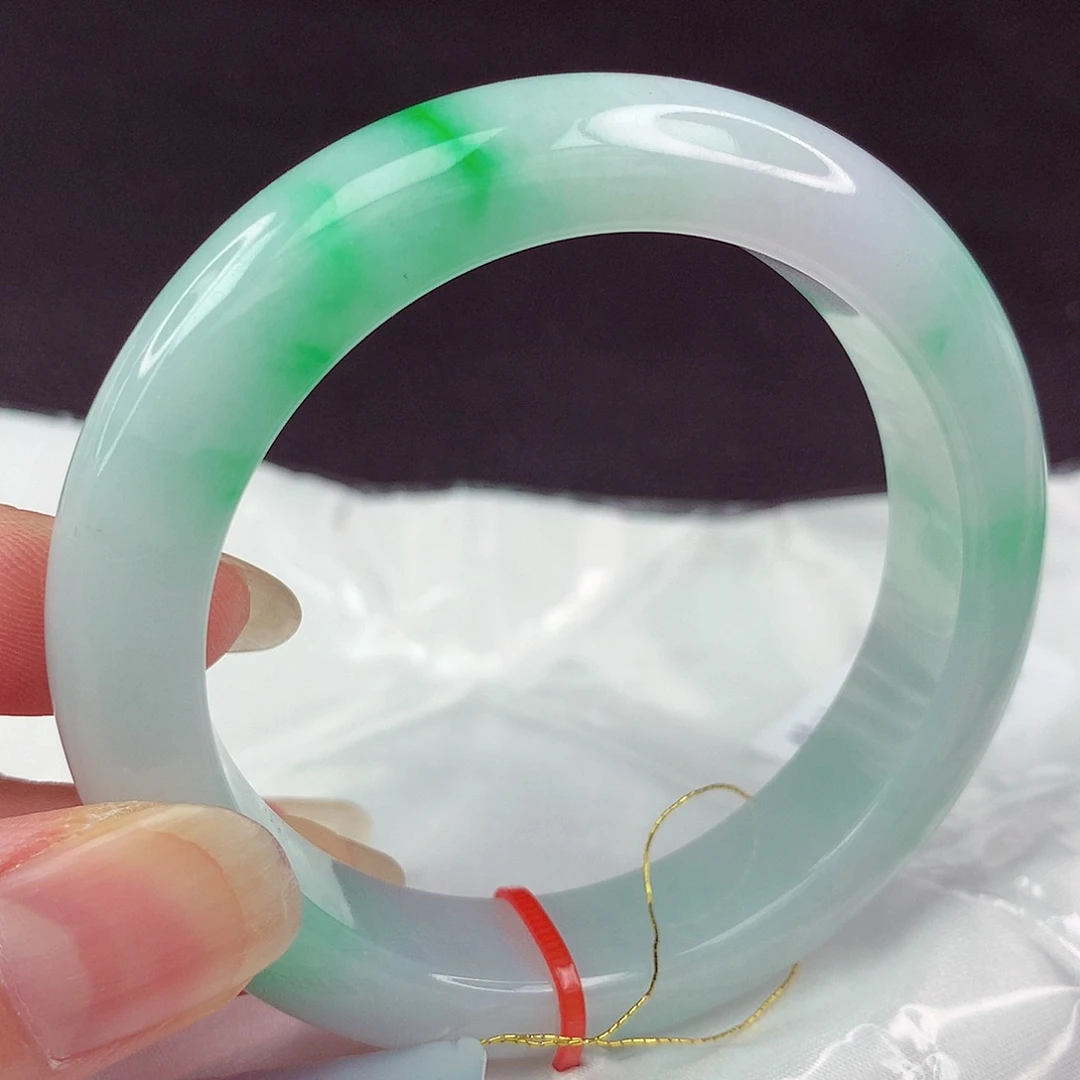 翡翠手镯未镶嵌54圈581