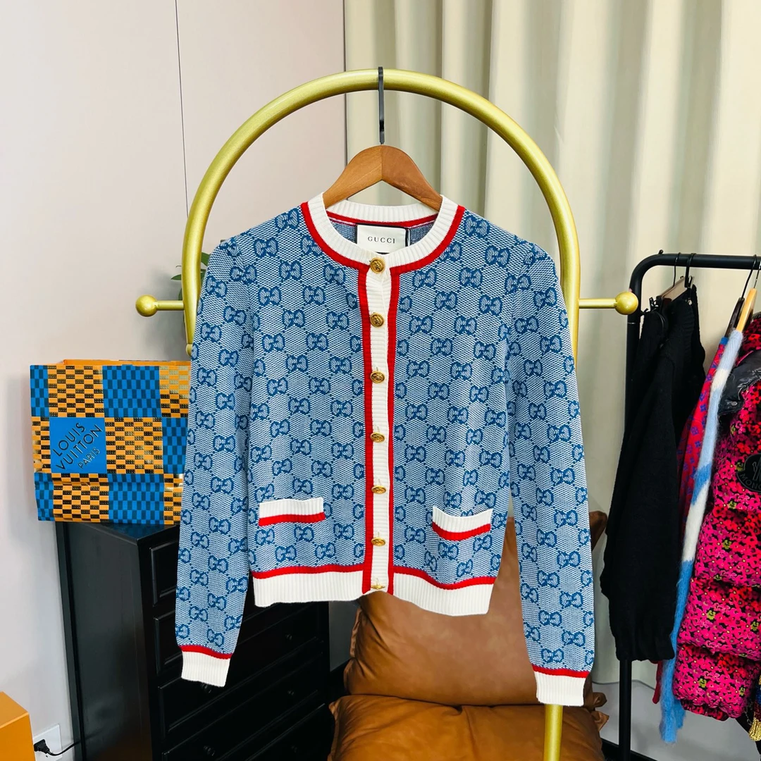 99新 GUCCI/古驰 Gucci/古驰 蓝白满印金扣开衫 s码/99新 无配件