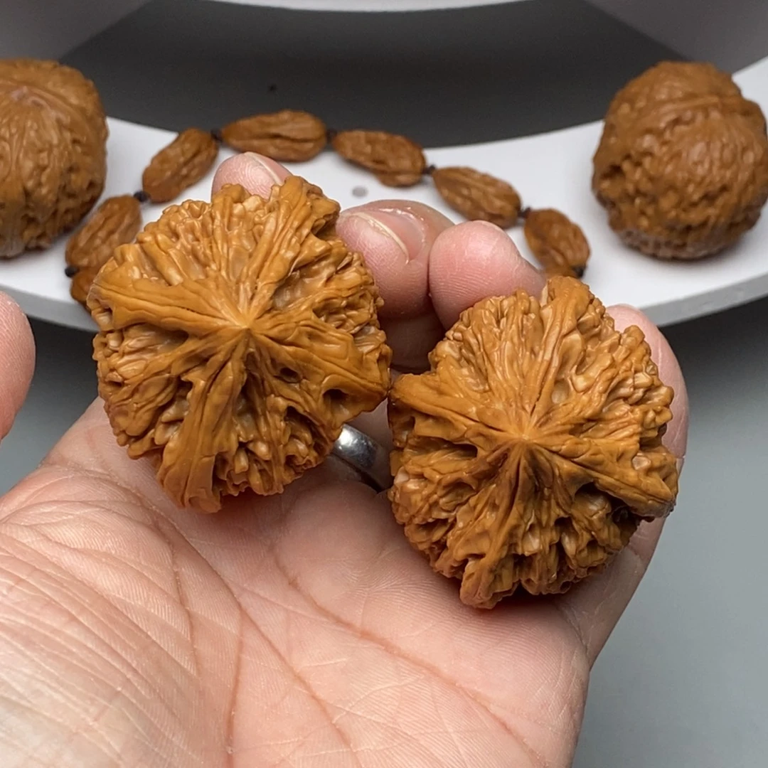 把件核桃龙首四棱