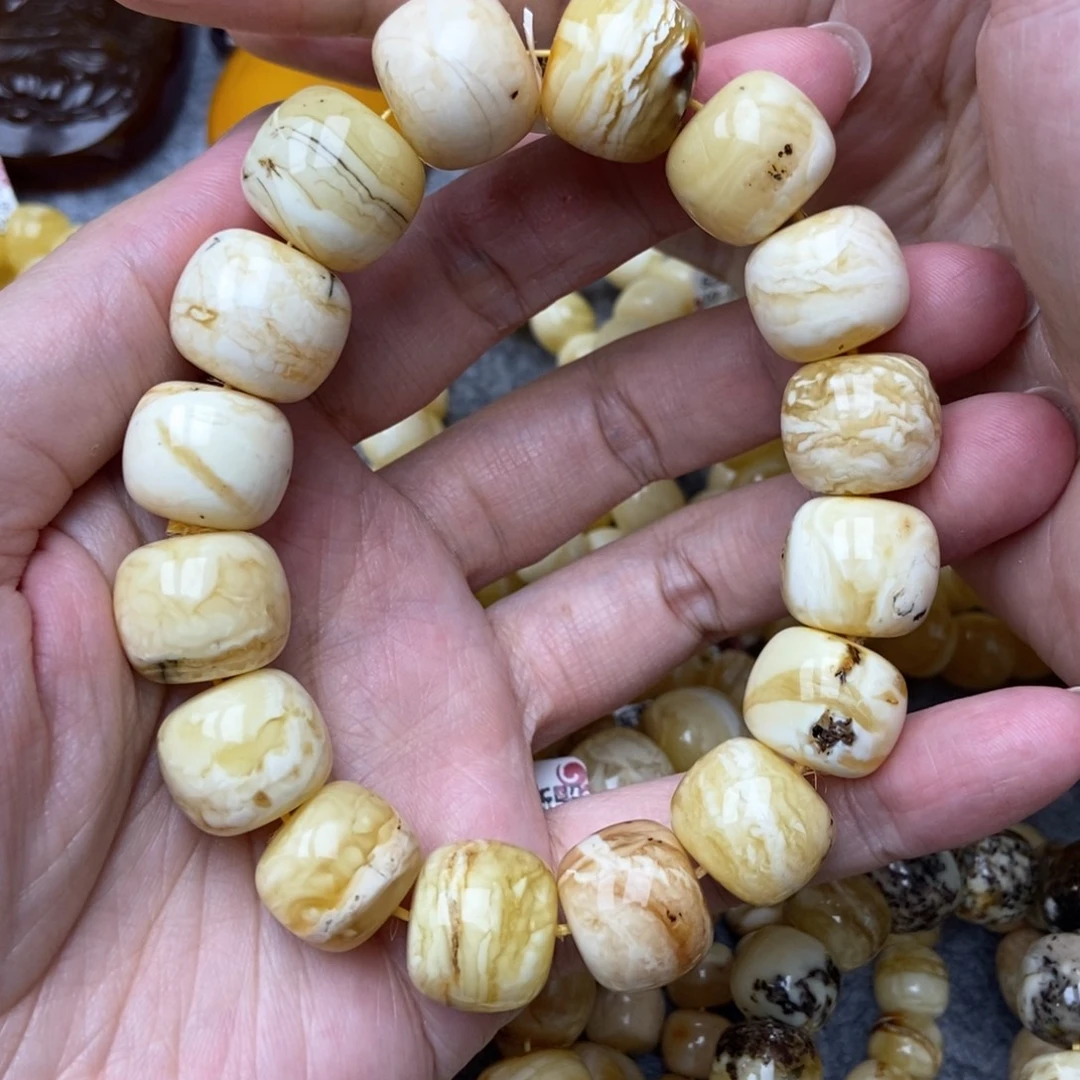 琥珀未镶嵌珠宝奇石16