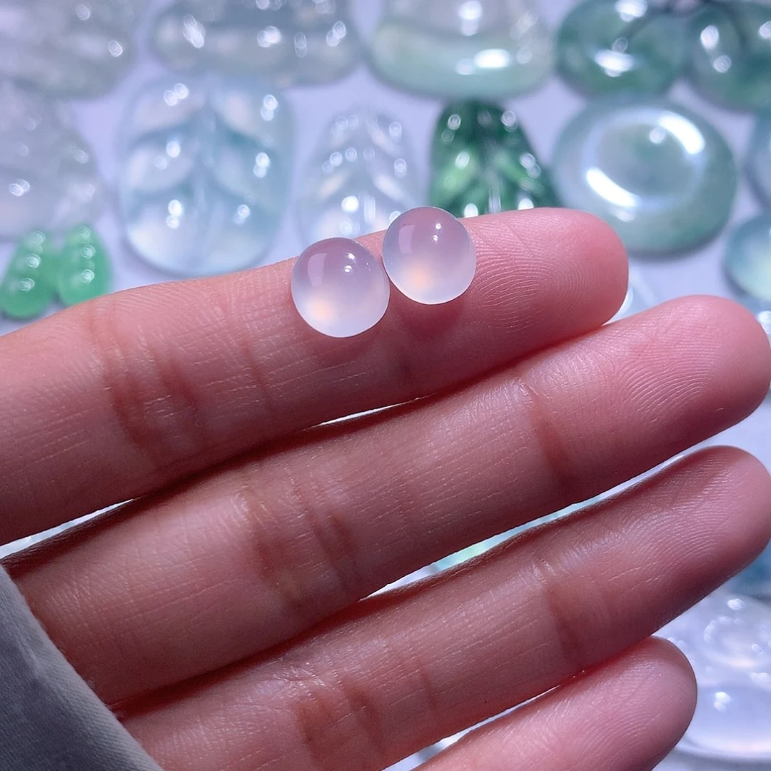 【闪购商品】翡翠颈饰未镶嵌一对