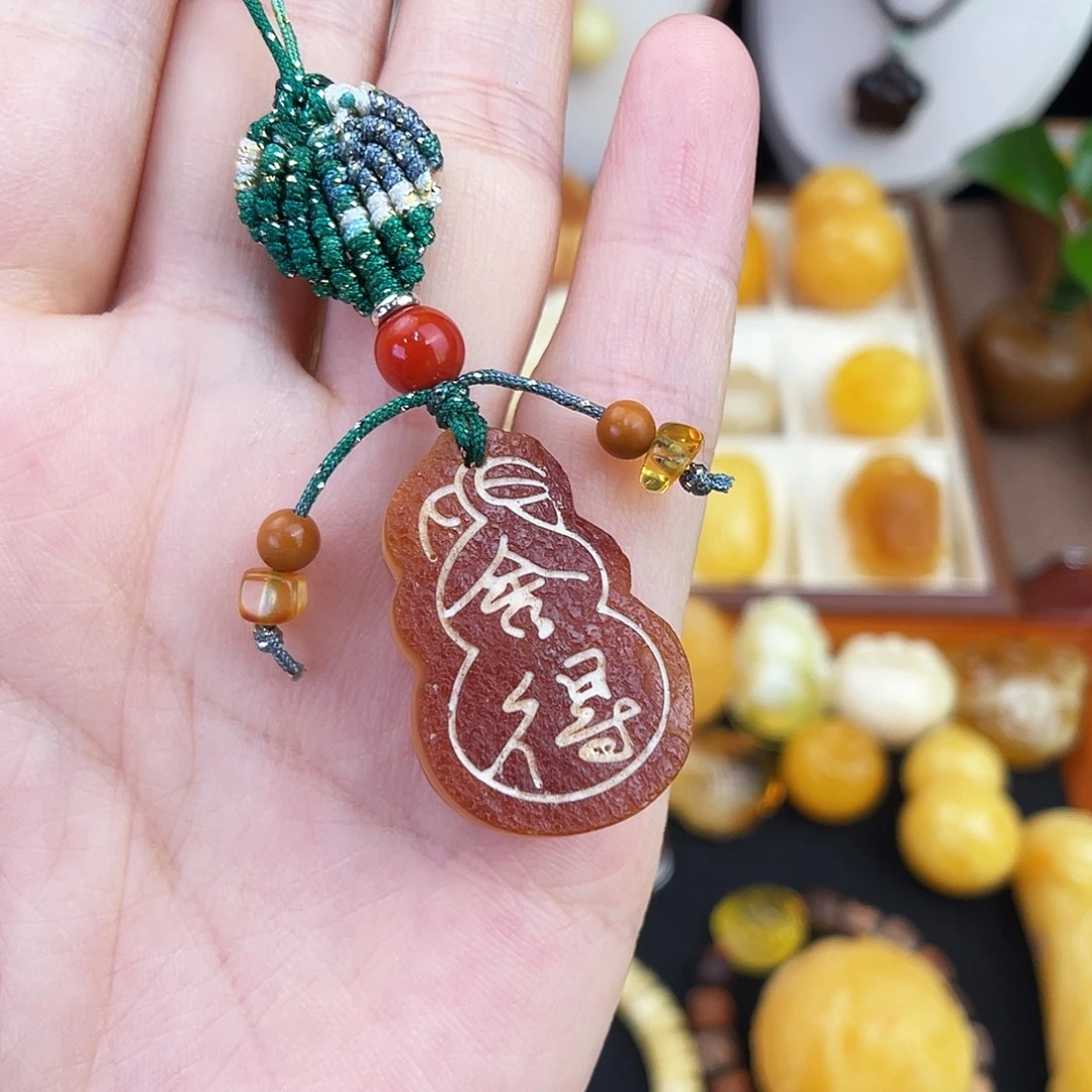 琥珀未镶嵌珠宝奇石