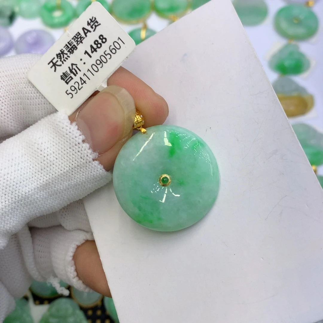 翡翠颈饰18K金镶嵌英*翡翠