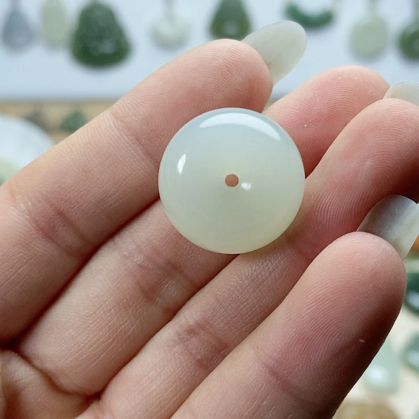 【闪购商品】颈饰未镶嵌和田玉