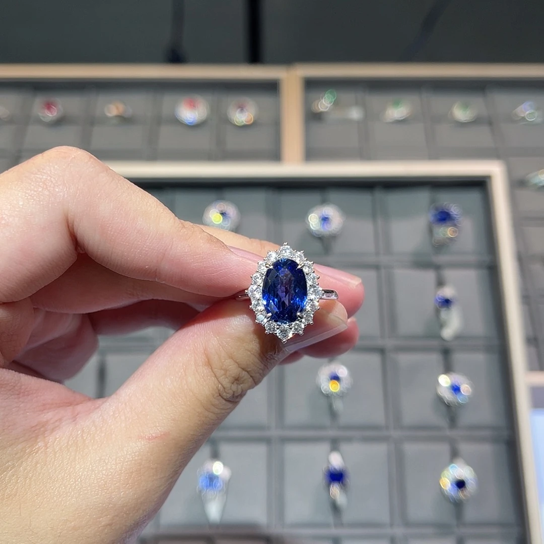 925银培育宝石时尚精美戒指