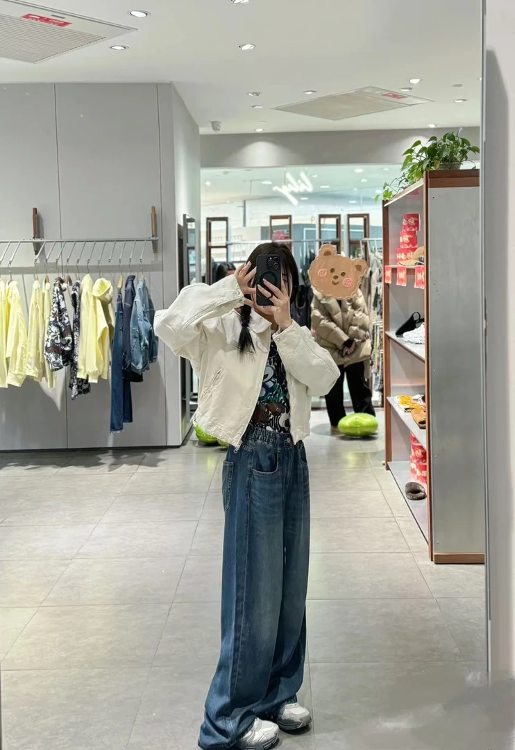 女士蓝色香蕉显瘦天丝牛仔裤（偏大一码）