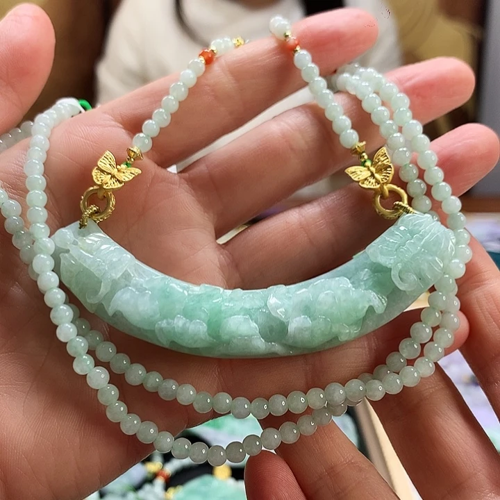 翡翠颈饰未镶嵌吊坠