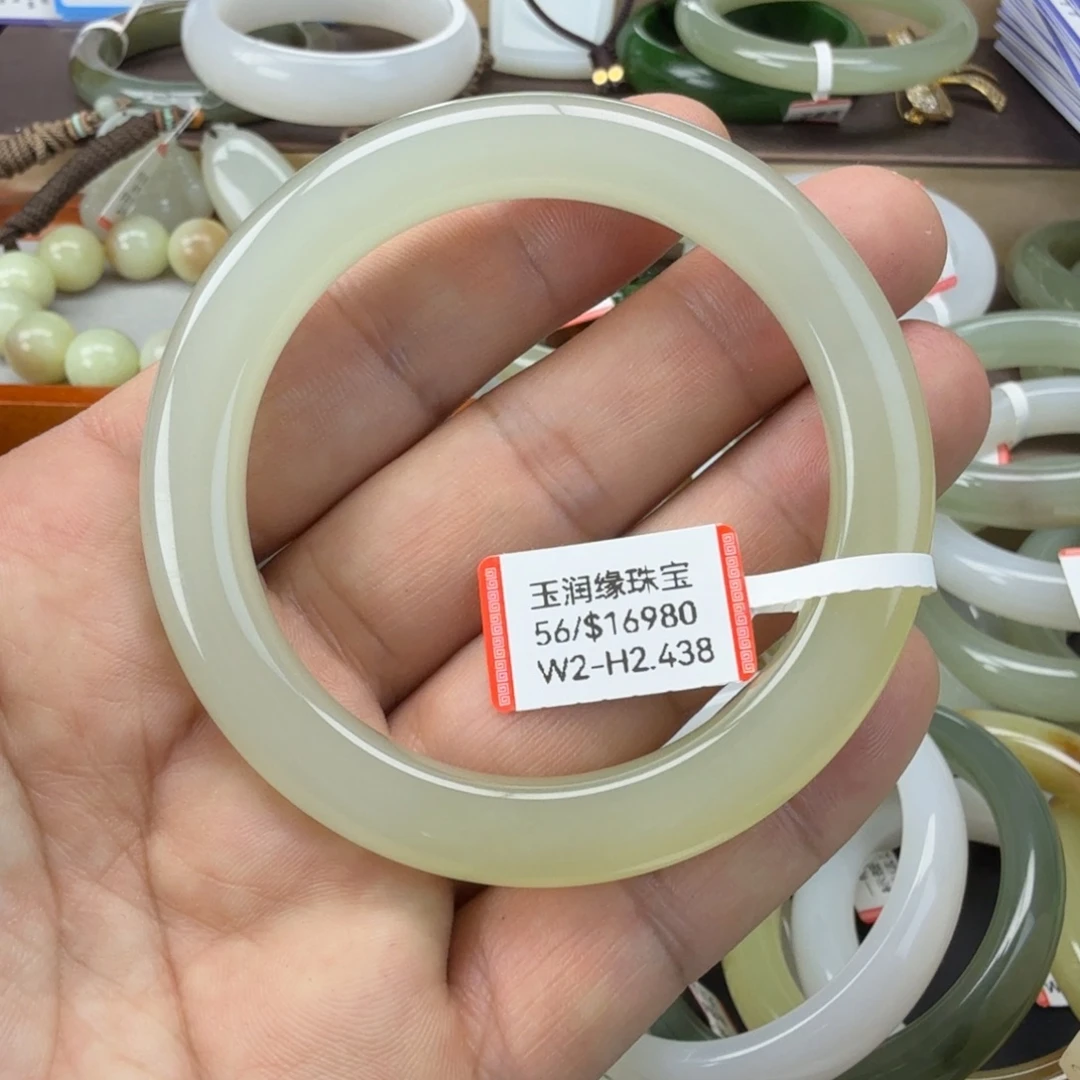 和田玉（糖玉）未镶嵌手镯