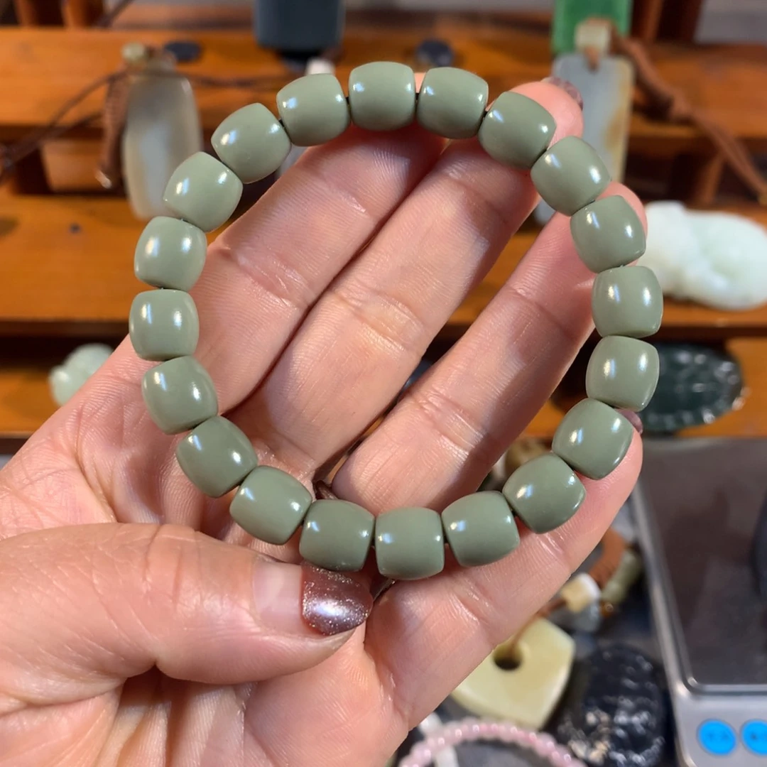 和田玉（糖玉）颈饰未镶嵌方****生