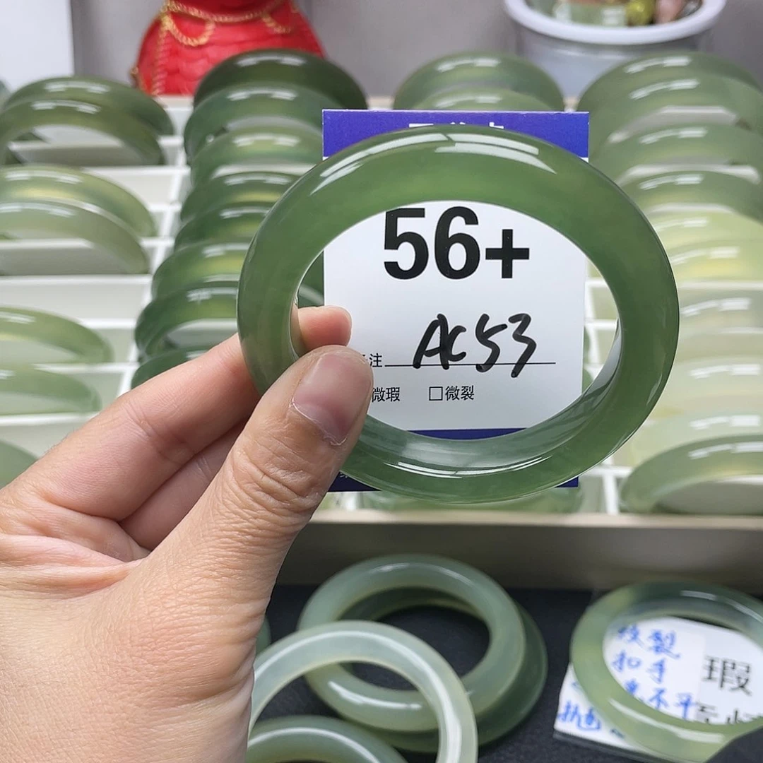 蛇纹石玉手镯未镶嵌哈***?