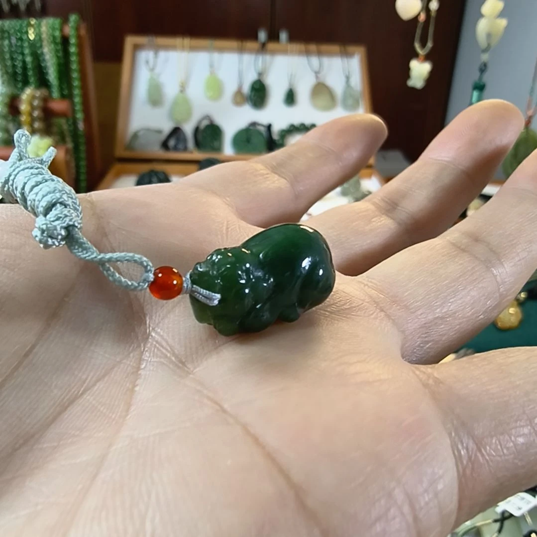 和田玉9K金镶嵌颈饰