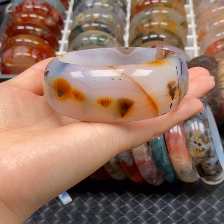 玛瑙/玉髓未镶嵌手镯