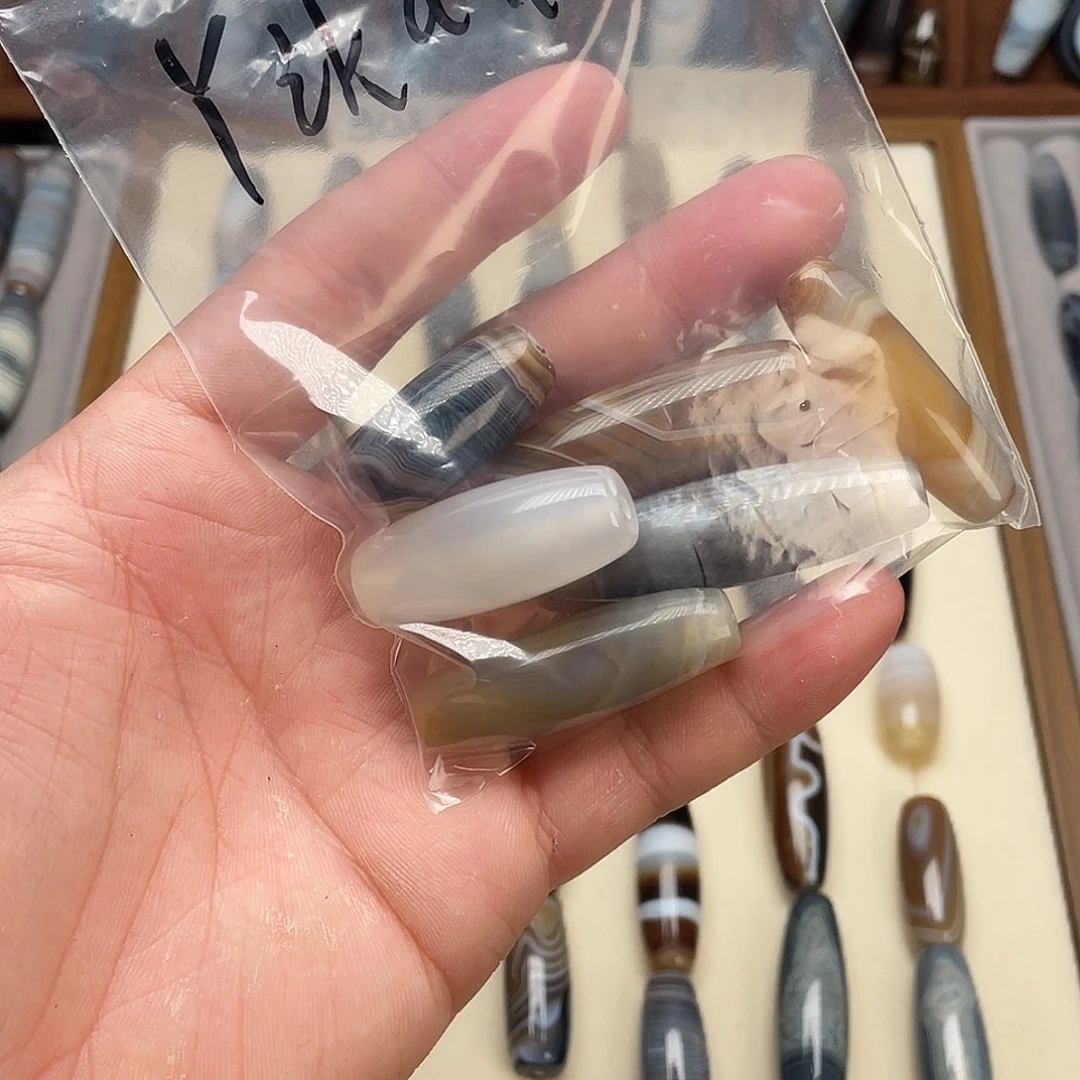 Y****玛瑙/玉髓未镶嵌颈饰