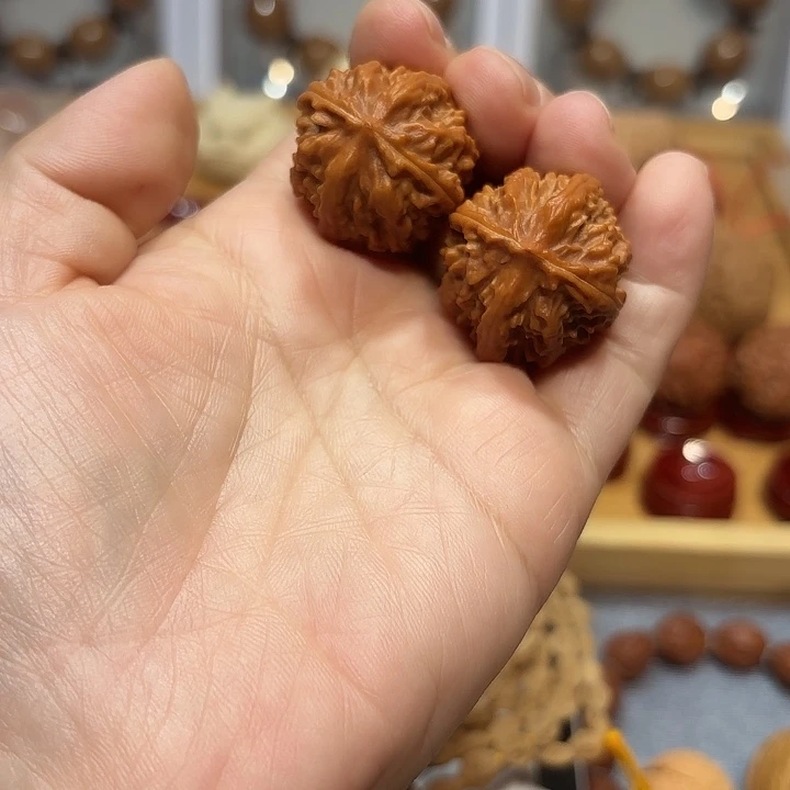 文玩核桃吊坠隆****回云朵591