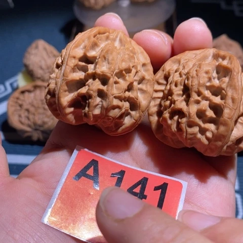 澄***澄文玩核桃吊坠40玉玺三棱