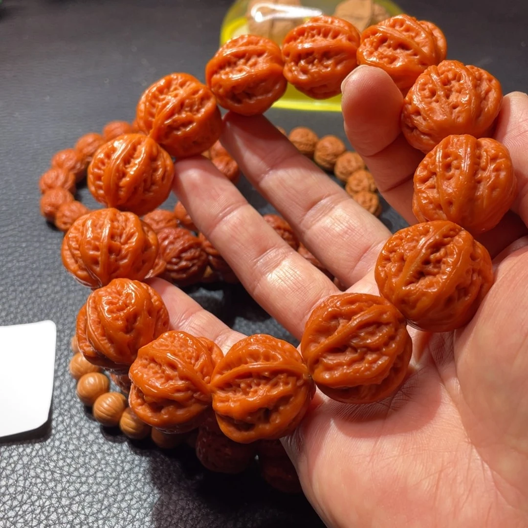 文玩核桃手串新年快乐