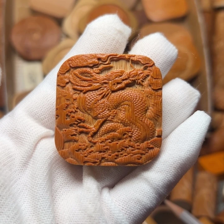 实心竹雕刻手把件