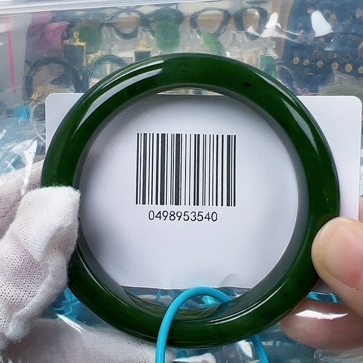 和田玉手镯未镶嵌微瑕55.5