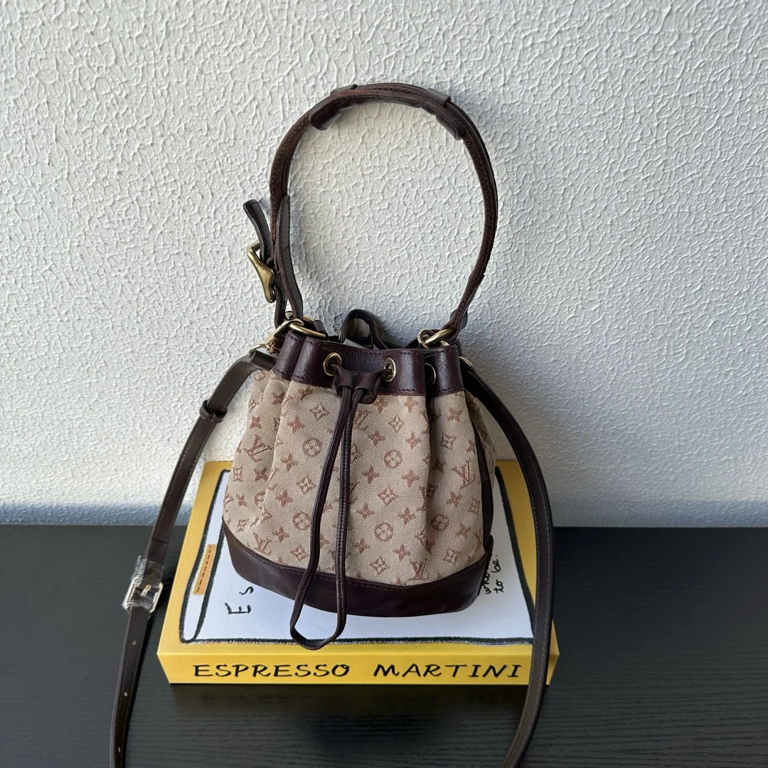 95新 LouisVuitton/路易威登 牛仔老花水桶单肩斜挎包