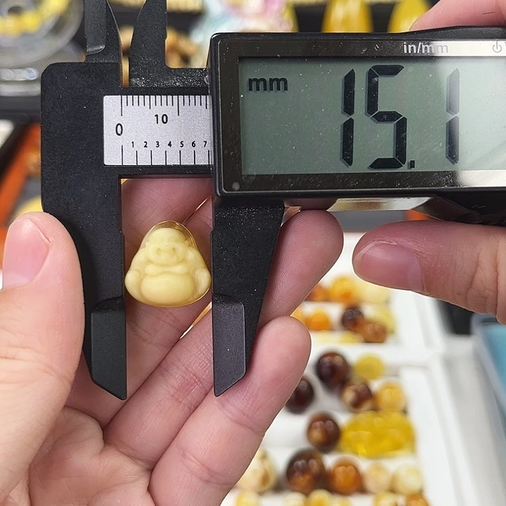 琥珀颈饰未镶嵌18