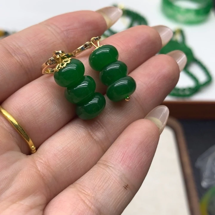 翡翠未镶嵌耳饰吊坠