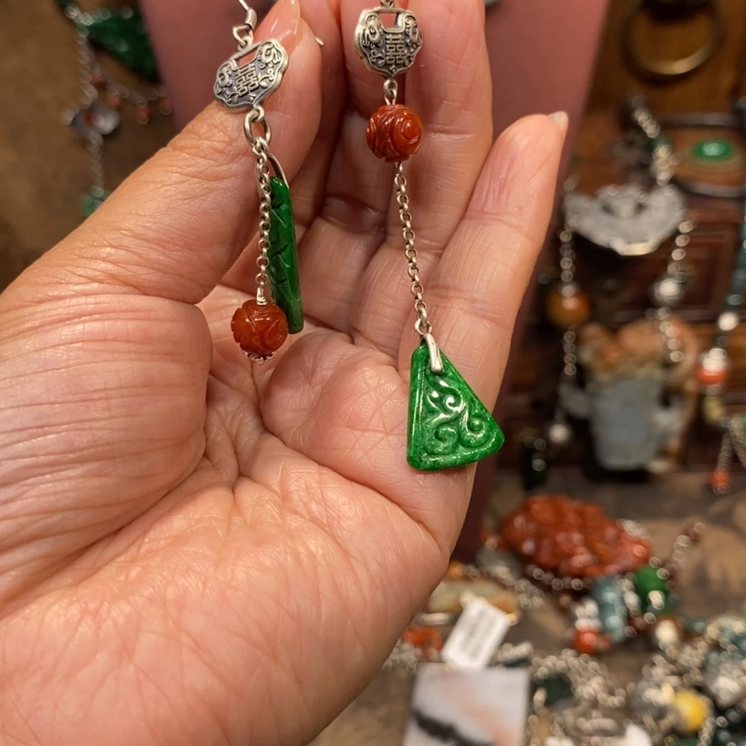 翡翠吊坠(赠链)未镶嵌