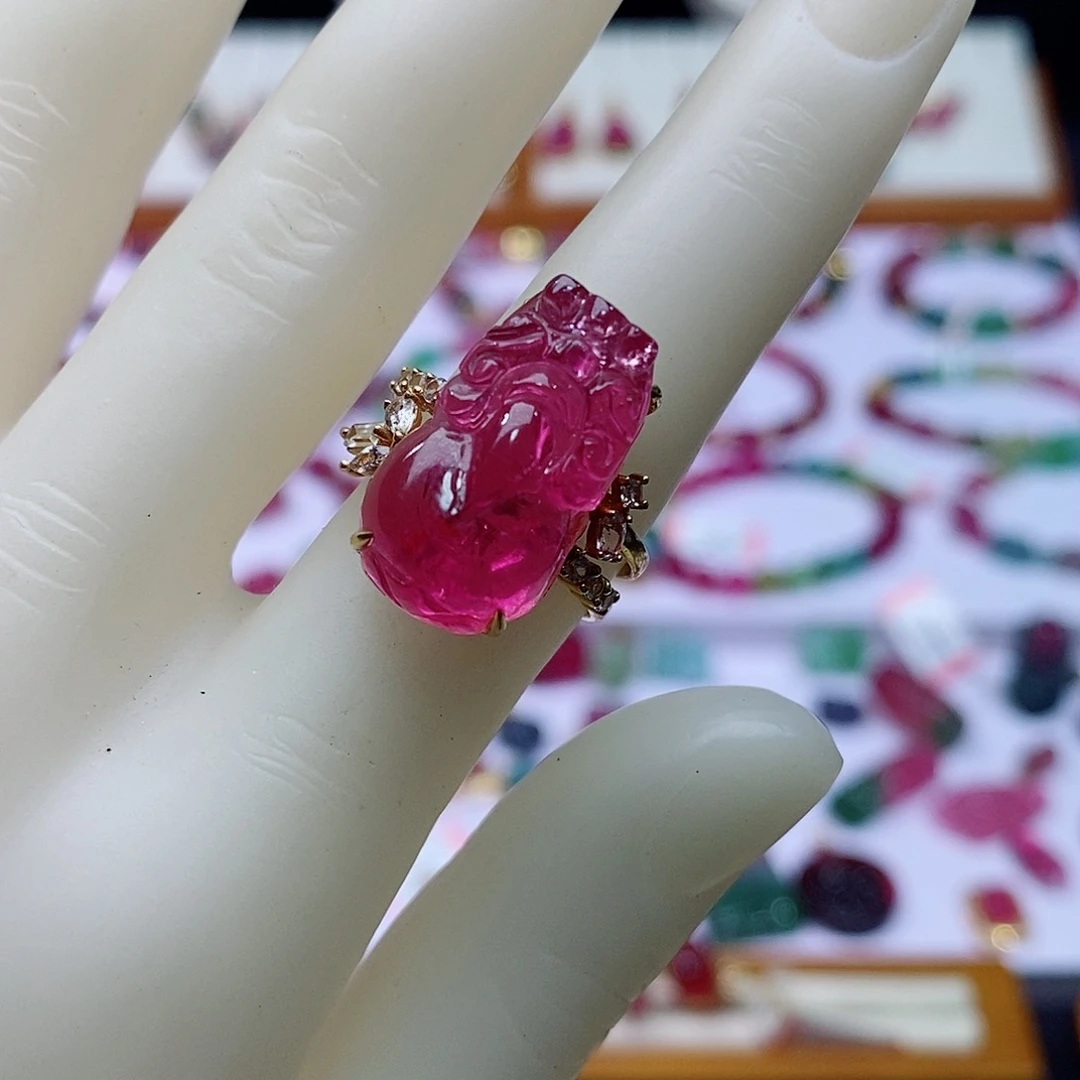 碧玺戒指18K金镶嵌碧玺戒指