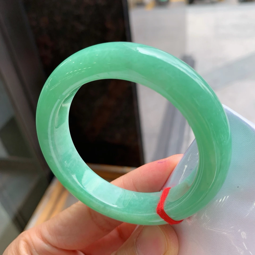 天然翡翠缅A冰种手镯，圈口51-52正圈满色 完美尺寸51.5/12.3/9.7