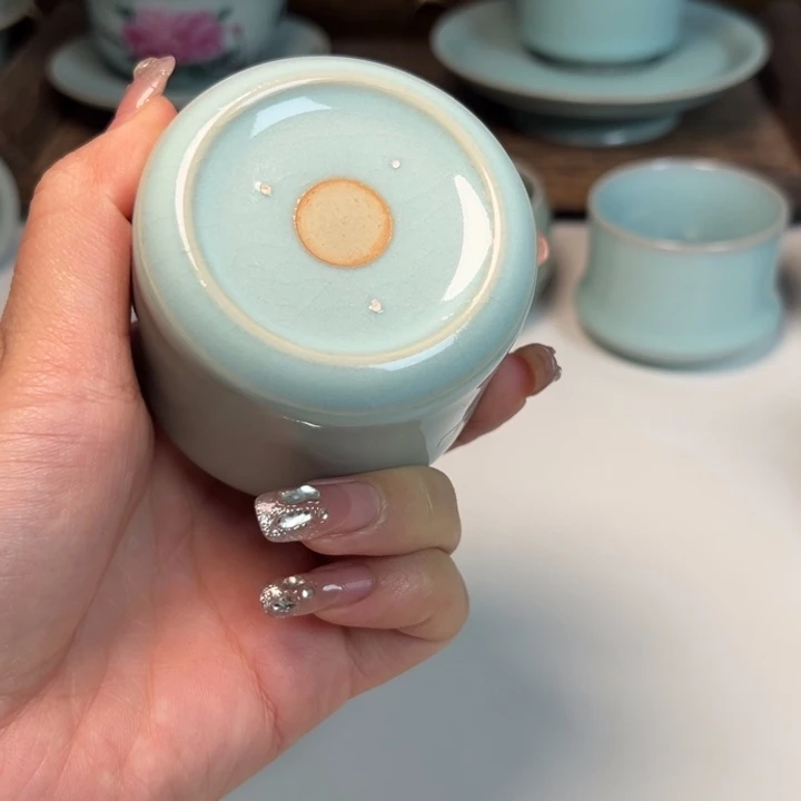 瓷片帛**熹微瑕底部支钉釉水刮伤了