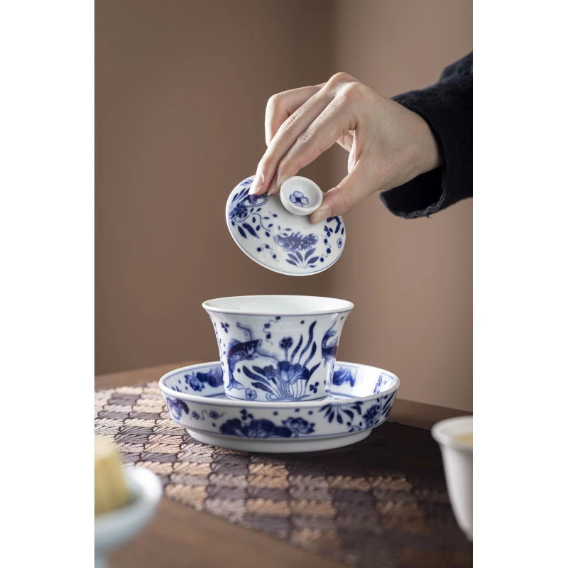 （旗舰号）青花鱼藻纹马蹄三才盖碗不烫手泡茶碗家用陶瓷功夫茶复古