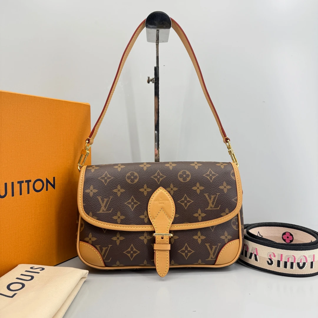 95新 LouisVuitton/路易威登 优选/Diane老花法棍黑肩带/26x16x9