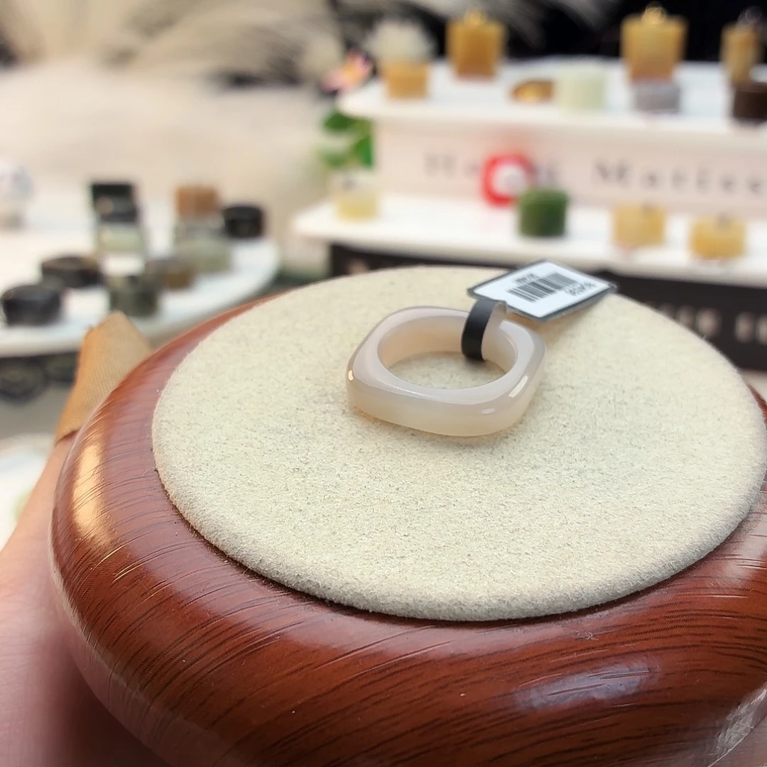 和田玉未镶嵌戒指粉方圆17.12mmj130