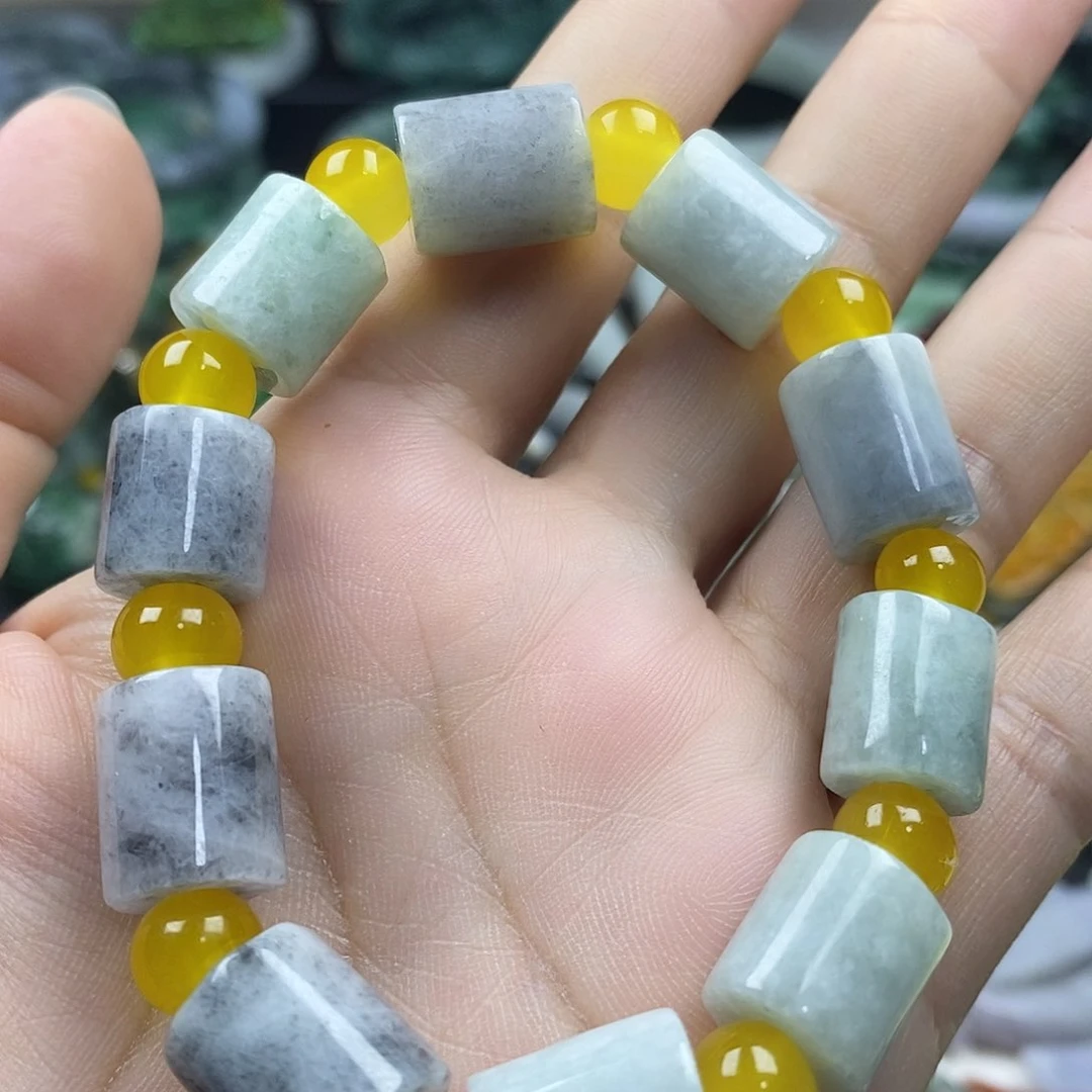 翡翠未镶嵌颈饰牌子