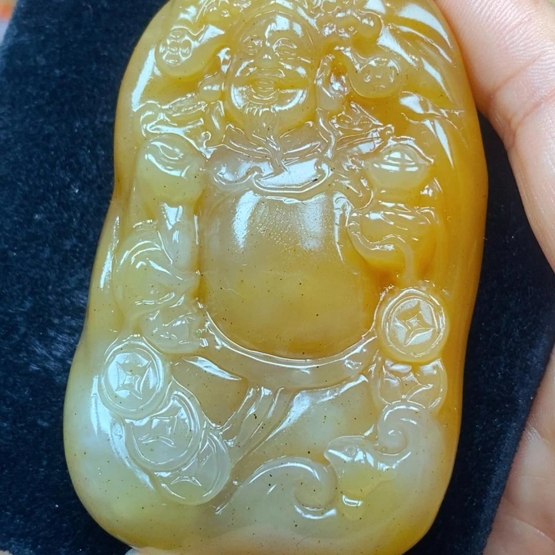 颈饰未镶嵌石英岩玉