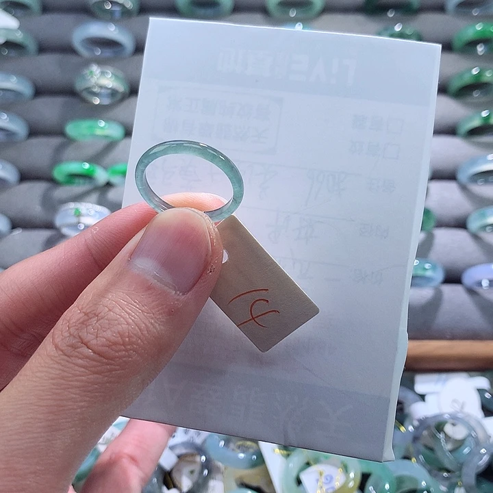 翡翠戒指未镶嵌翡翠