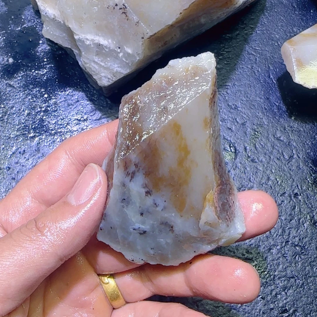 和田玉未镶嵌珠宝半成品