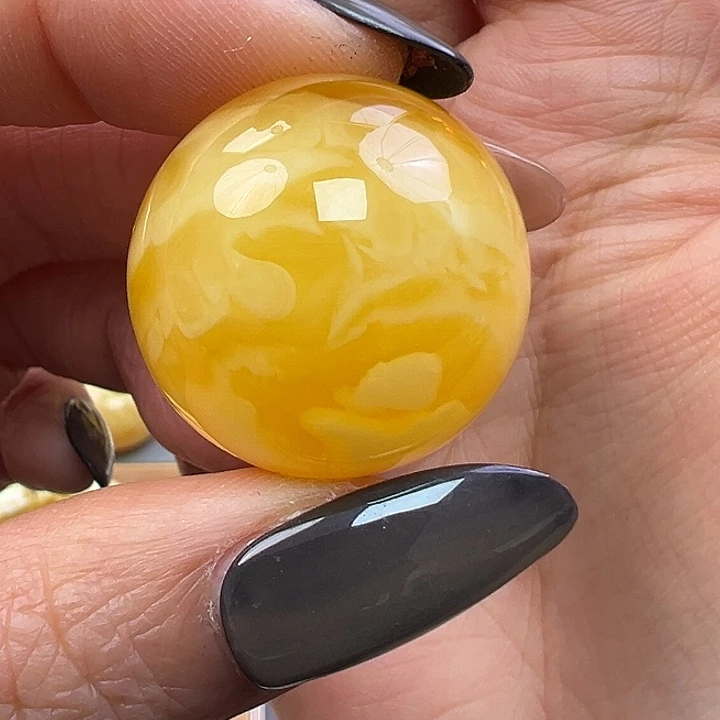 蜜蜡未镶嵌珠宝奇石