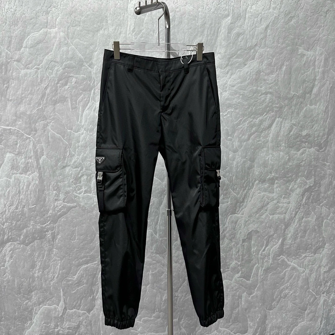 99新 Prada/普拉达 金属三角标休闲工装长裤46码D16757