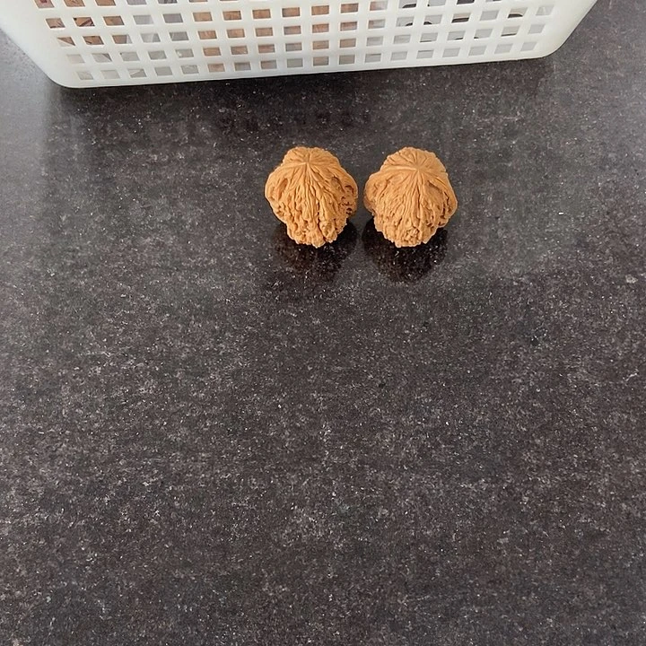 吊坠文玩核桃南疆石微瑕团购