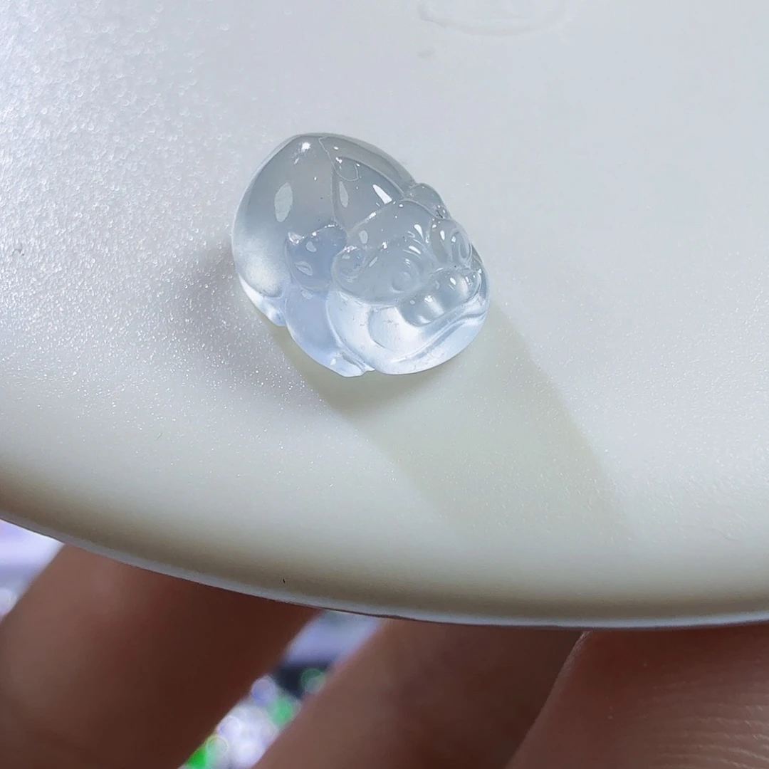 翡翠未镶嵌颈饰貔貅