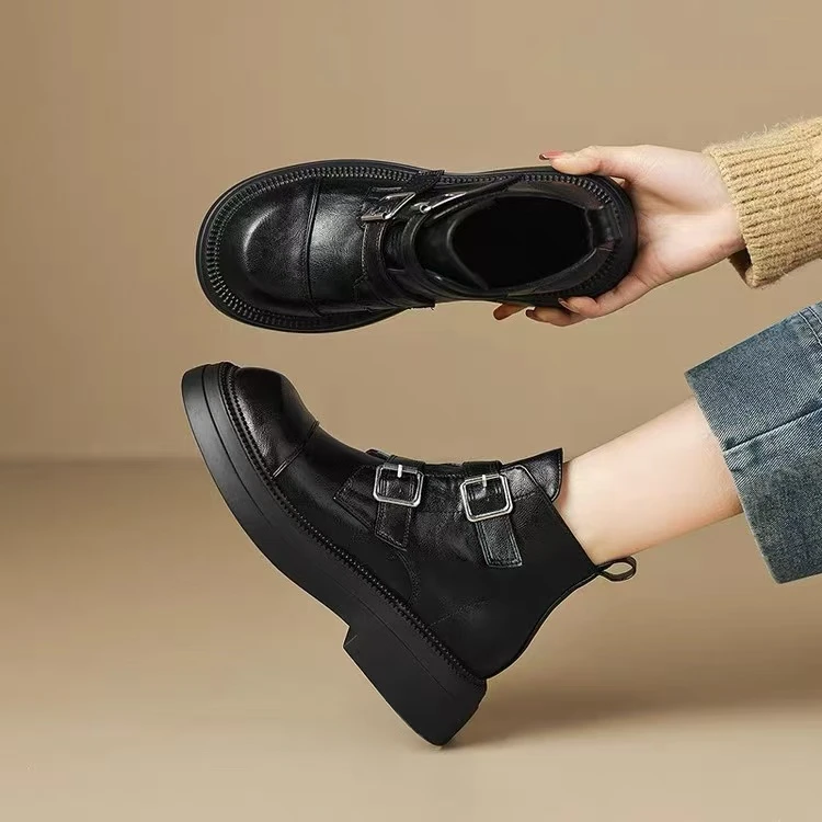 今品汇•厚底手工百搭学院风2025冬季新款真皮靴短靴马丁靴英伦风