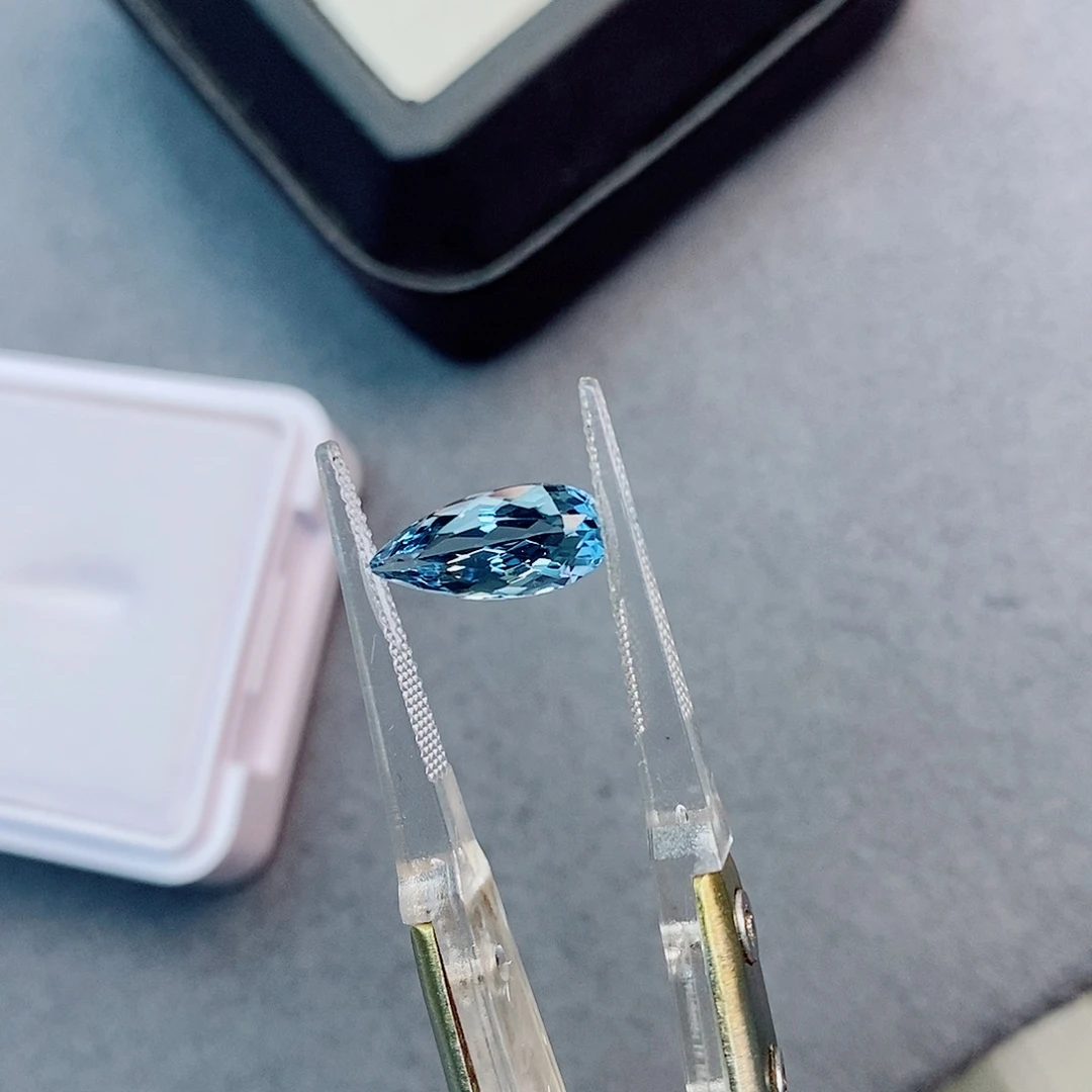 未镶嵌笔搁海蓝宝石1.76ct 圣玛利亚