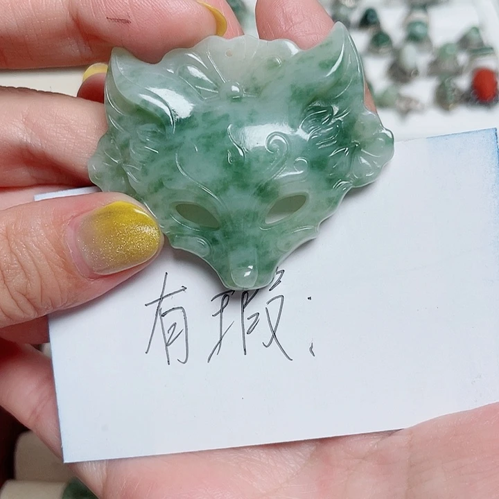 冰***莉未镶嵌透闪石-蛇纹石玉颈饰