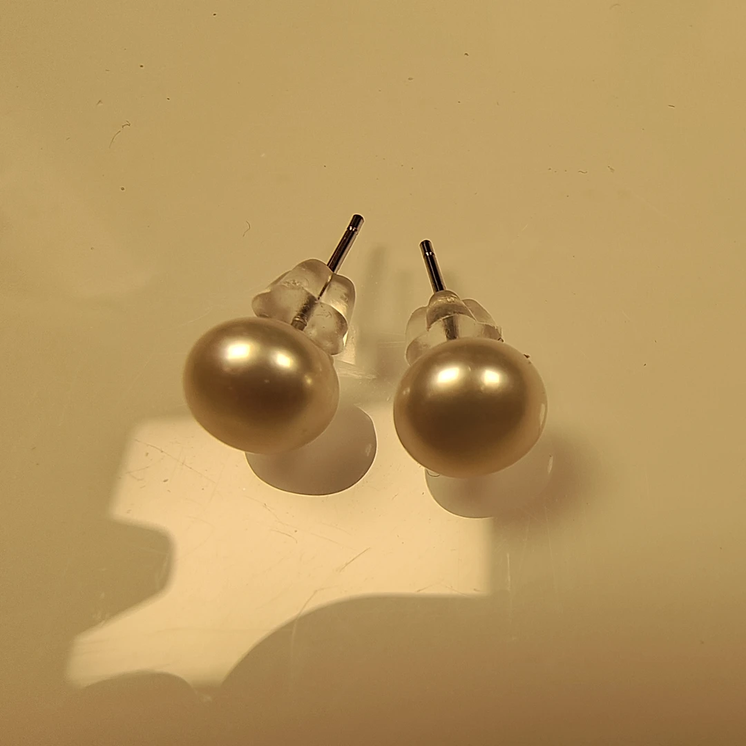 925银天然淡水珍珠耳钉扁圆白色时尚简约