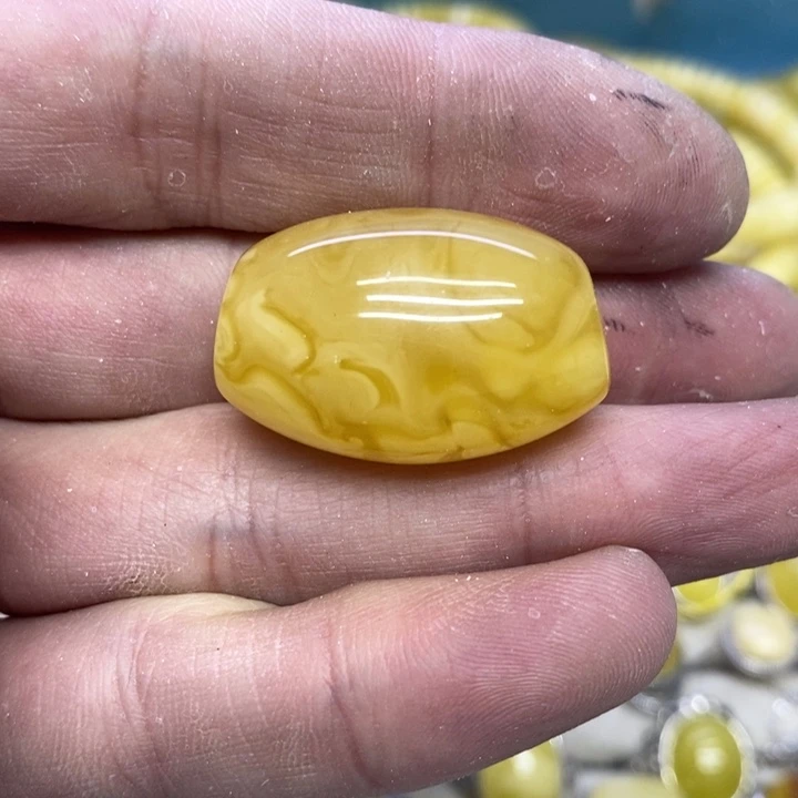 蜜蜡裸石未镶嵌珠