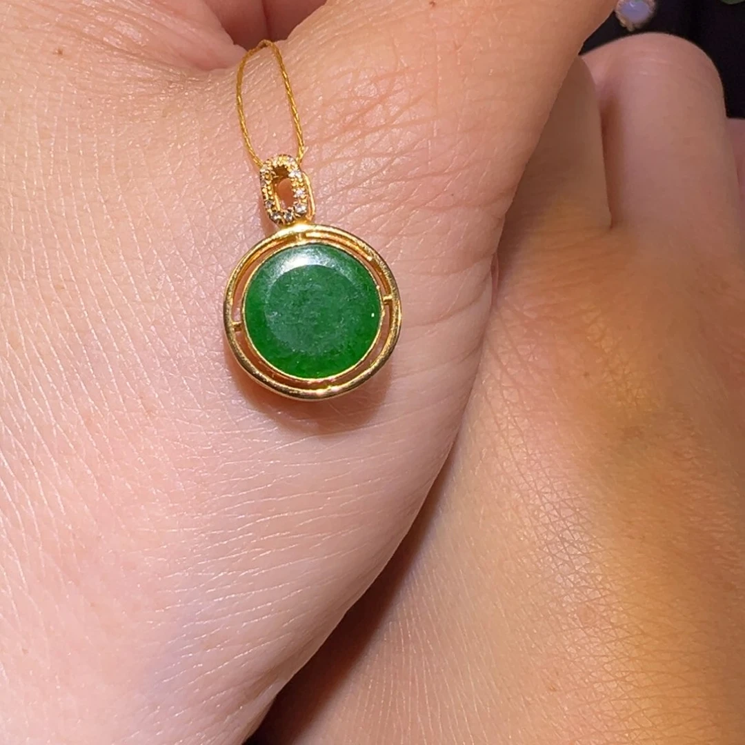 翡翠颈饰18K金镶嵌吊坠