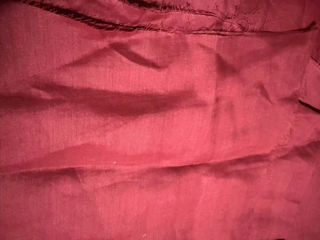 红色灯芯绒服装面料直筒裤子裁片