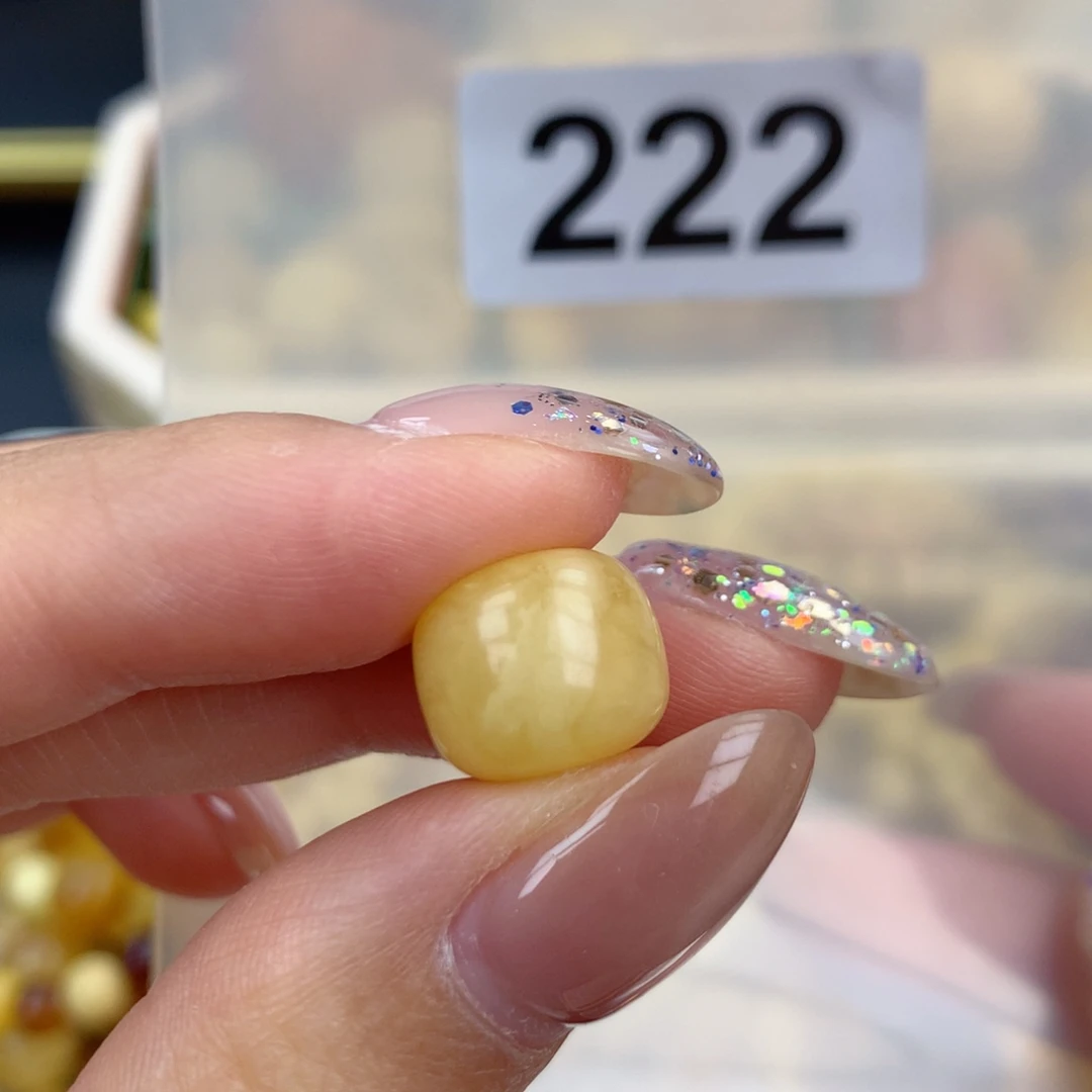 琥珀未镶嵌珠宝奇石12.2